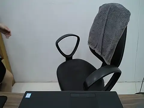 Snapshot of _Lady- chatting on November 17, 2025, 8:29 am Lady- online show from November 17, 2025, 8:29 am