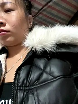 AAANINE22 online show from September 30, 2025, 2:56 pm