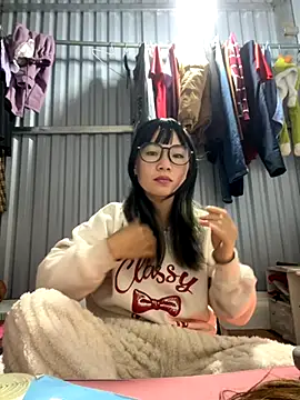 AAANINE22 online show from November 19, 2025, 2:44 am