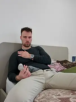 mrlyuis online show from January 14, 2026, 11:58 am