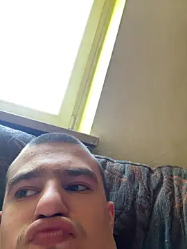 pussyhunter323557 online show from September 20, 2025, 11:37 am