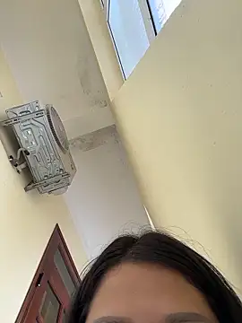 thaoyeuuu online show from November 2, 2025, 5:12 am