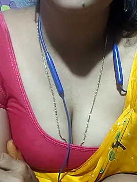 Snapshot of telugu-juliet chatting on November 26, 2025, 4:45 am telugu-juliet online show from November 26, 2025, 4:45 am