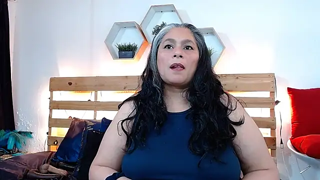 sheila reeves2772 online show from November 26, 2025, 4:07 pm