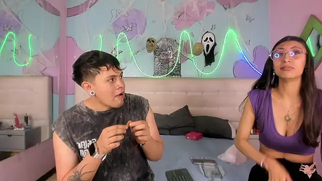 Ethan N Abby online show from October 17, 2025, 7:37 pm