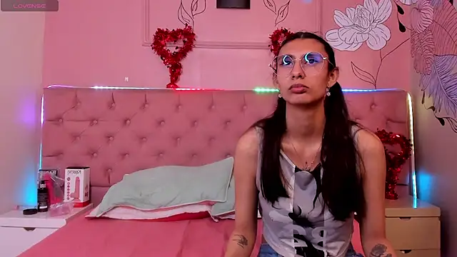 Ethan N Abby online show from October 3, 2025, 8:43 pm