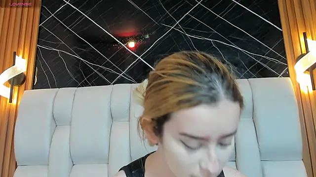 Snapshot of kristal_joi_dl chatting on November 5, 2025, 1:14 pm kristal joi dl online show from November 5, 2025, 1:14 pm