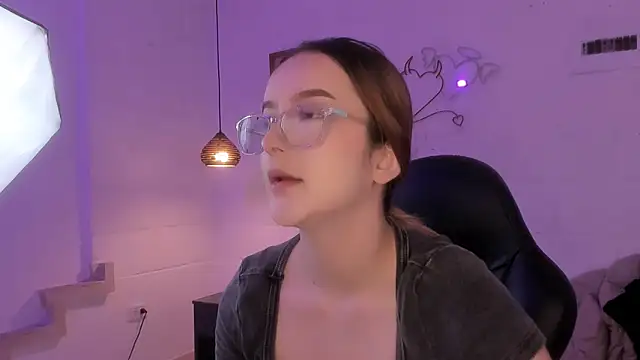 Snapshot of kristal_joi_dl chatting on September 10, 2025, 12:15 pm kristal joi dl online show from September 10, 2025, 12:15 pm