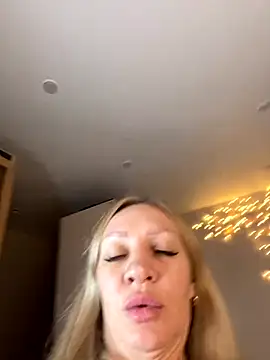 Bellissa  online show from October 11, 2025, 2:51 pm