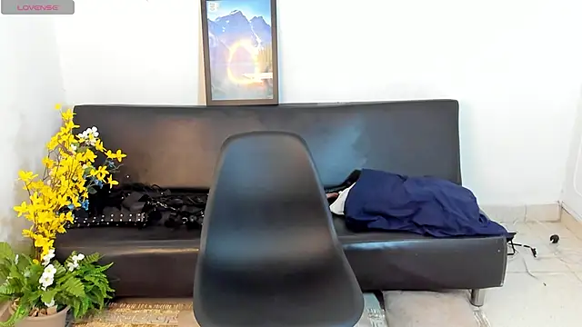 zarek lux online show from April 10, 2026, 1:07 pm