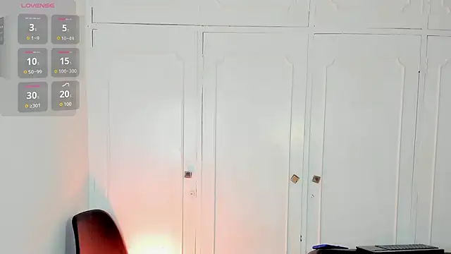 zarek lux online show from January 10, 2026, 1:06 pm