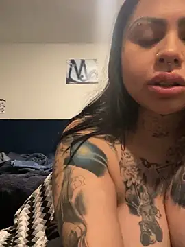 Snapshot of chicanachic13 chatting on September 13, 2025, 5:18 am chicanachic13 online show from September 13, 2025, 5:18 am