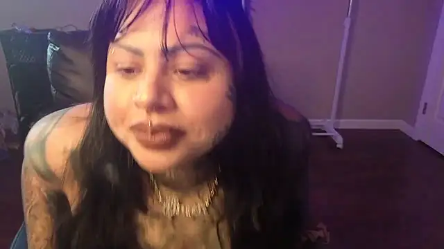 Snapshot of chicanachic13 chatting on May 10, 2026, 10:11 pm chicanachic13 online show from May 10, 2026, 10:11 pm