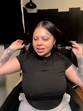 Snapshot of chicanachic13 chatting on October 15, 2025, 5:28 am chicanachic13 online show from October 15, 2025, 5:28 am