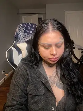 Snapshot of chicanachic13 chatting on October 7, 2025, 8:26 am chicanachic13 online show from October 7, 2025, 8:26 am