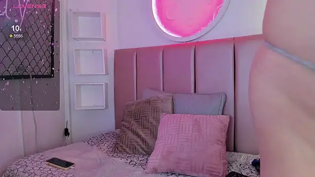 evaa jones1 online show from September 24, 2025, 5:03 am