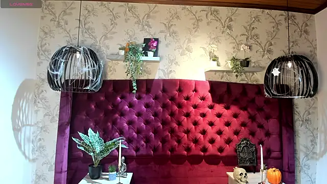 AustinJones  online show from October 28, 2025, 7:57 pm