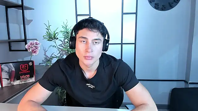 AustinJones  online show from February 14, 2026, 6:52 pm