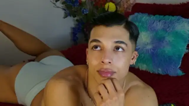 Snapshot of Troye_Williams chatting on March 15, 2026, 2:40 am Troye Williams online show from March 15, 2026, 2:40 am