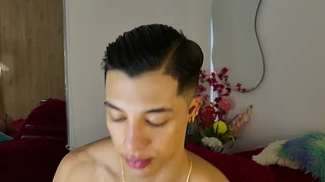 Snapshot of Troye_Williams chatting on March 17, 2026, 11:35 am Troye Williams online show from March 17, 2026, 11:35 am