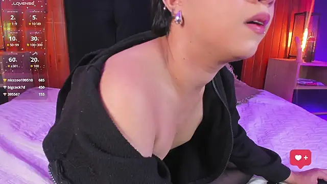 Snapshot of Creamy_Angelo chatting on September 25, 2025, 9:37 am Creamy Angelo online show from September 25, 2025, 9:37 am