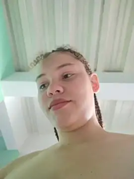 Snapshot of SirenRouge_69 chatting on May 4, 2026, 6:00 pm SirenRouge 69 online show from May 4, 2026, 6:00 pm