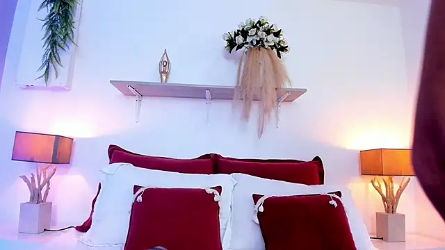 Snapshot of LuciaBenett_ chatting on October 23, 2025, 7:23 pm LuciaBenett online show from October 23, 2025, 7:23 pm