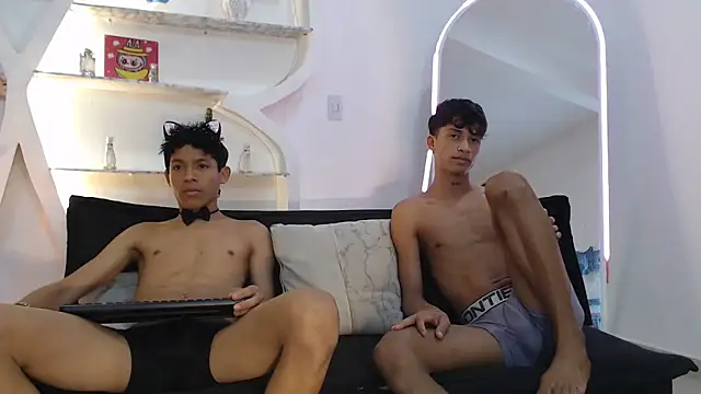 BEAUTY BOYS1 online show from October 15, 2025, 7:16 am