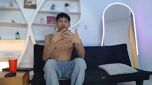 BEAUTY BOYS1 online show from October 9, 2025, 11:55 am