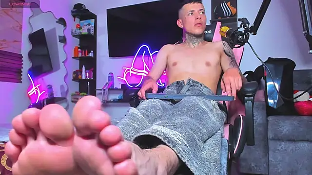 conor 2004 online show from September 23, 2025, 8:49 pm