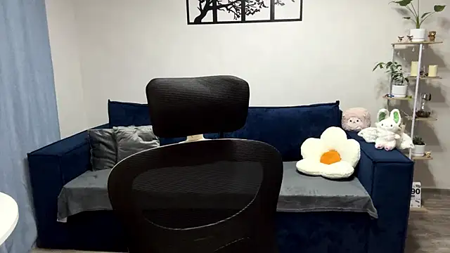 BrightAnnie online show from October 2, 2025, 5:05 pm