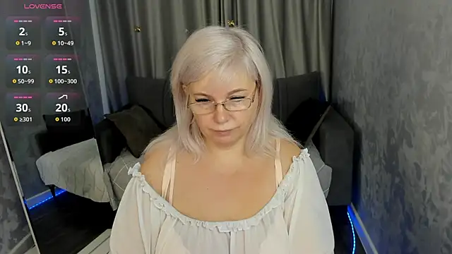 Hella Fabel online show from December 21, 2025, 1:08 am