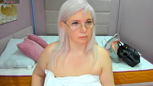 Hella Fabel online show from June 27, 2026, 1:11 am