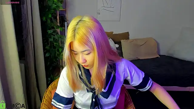 Aisi 18 online show from September 26, 2025, 11:55 pm