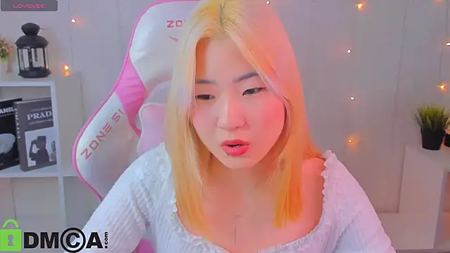 Aisi 18 online show from November 26, 2025, 1:38 am