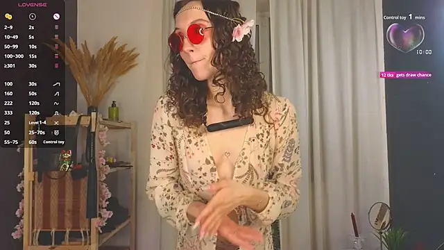 laracroftmansion online show from December 1, 2025, 6:31 pm