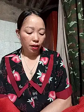 Snapshot of _Helala_ chatting on November 1, 2025, 11:37 am Helala online show from November 1, 2025, 11:37 am