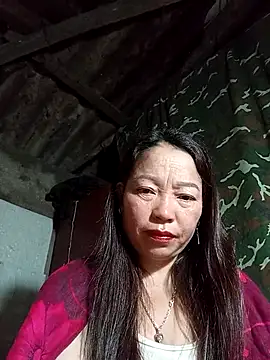 Snapshot of _Helala_ chatting on November 7, 2025, 7:51 pm Helala online show from November 7, 2025, 7:51 pm