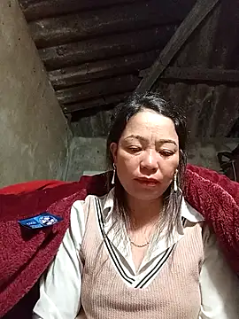 Snapshot of _Helala_ chatting on January 5, 2026, 11:52 pm Helala online show from January 5, 2026, 11:52 pm