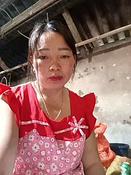 Snapshot of _Helala_ chatting on October 23, 2025, 5:50 am Helala online show from October 23, 2025, 5:50 am