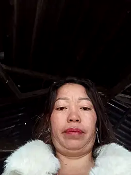 Snapshot of _Helala_ chatting on November 2, 2025, 11:54 pm Helala online show from November 2, 2025, 11:54 pm