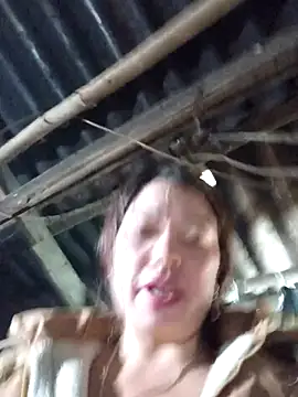 Snapshot of _Helala_ chatting on November 5, 2025, 11:52 pm Helala online show from November 5, 2025, 11:52 pm