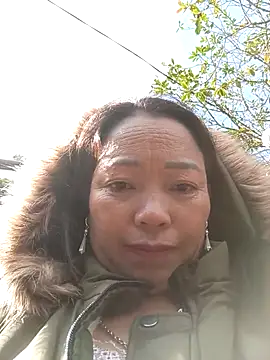 Snapshot of _Helala_ chatting on December 19, 2025, 4:16 am Helala online show from December 19, 2025, 4:16 am