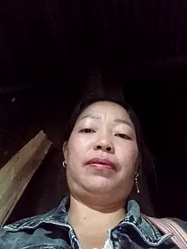 Snapshot of _Helala_ chatting on October 15, 2025, 12:35 pm Helala online show from October 15, 2025, 12:35 pm