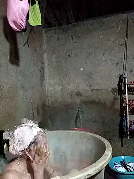 Snapshot of _Helala_ chatting on November 6, 2025, 3:49 pm Helala online show from November 6, 2025, 3:49 pm