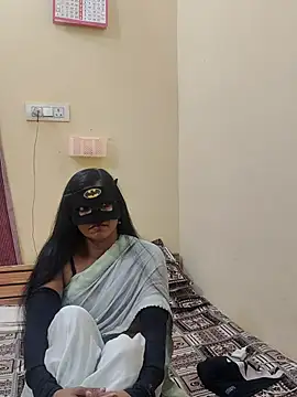 Hot modal online show from November 27, 2025, 4:51 pm