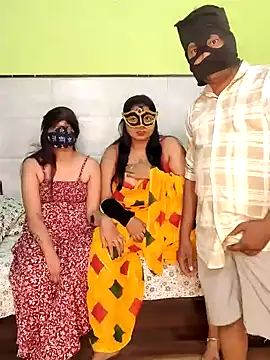 Hot modal online show from November 13, 2025, 4:33 pm