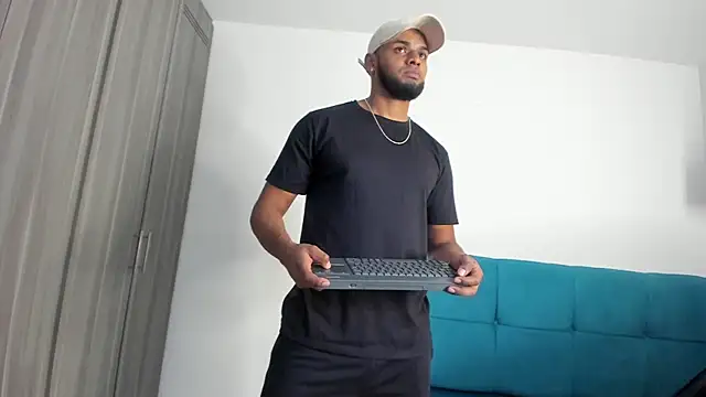 miky xxx online show from October 6, 2025, 2:24 am