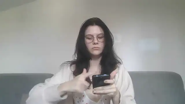 LaVostraDorothy online show from November 13, 2025, 10:19 am