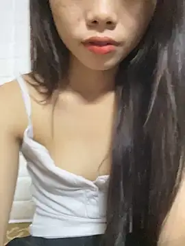 Leyleisanmay online show from October 7, 2025, 2:40 pm